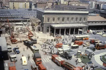 Memoria strage 2 agosto: il Comune cambia i nomi delle vie e dei parchi